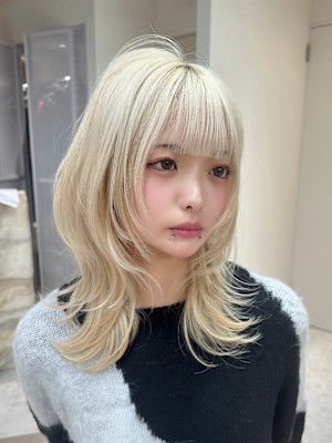 イヤリングカラー/外ハネボブ /縮毛矯正/レイヤーボブ/艶髪