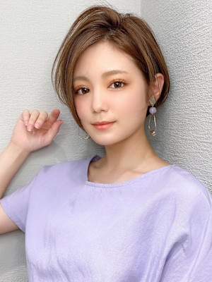 30代40代に人気の大人かわいい前髪ありのくびれショート