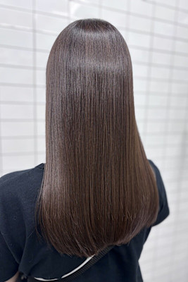 髪質改善で素髪のような艶髪に