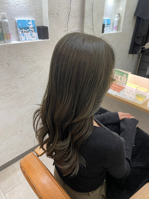 オリーブカラー