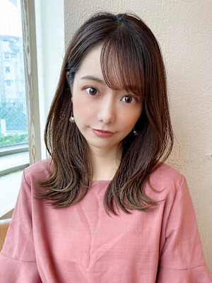 30代40代に人気後れ毛がかわいいくびれヘアシャギーレイヤー