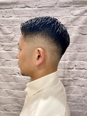 七三サイドパートフェードショート