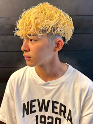 イエローカラー ブリーチ マッシュ ニュアンスパーマ 20代