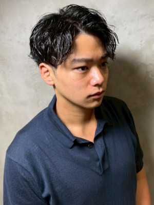 束感 サイドパート ニュアンスパーマ 刈り上げ 20代