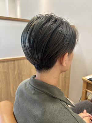 オリーブベージュ