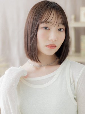 ダークブラウンシンプルストレートミニボブ　オリーブグレー