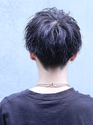 夏髪ツヤ感でパーマスタイルを存分に