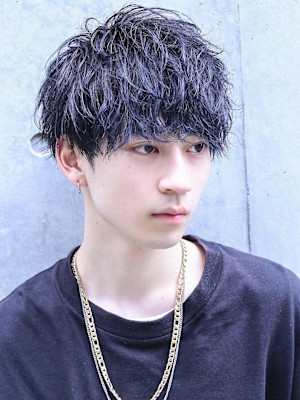 夏髪ツヤ感でパーマスタイルを存分に