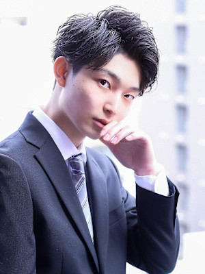 キリッとアップバングビジネス