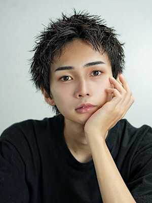 ツイストスパイキーショート