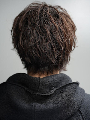 波巻きスパイラルメンズヘアマッシュツイストパーマウルフカット