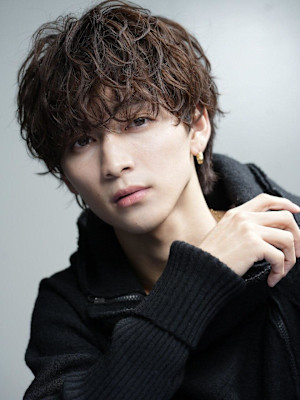 波巻きスパイラルメンズヘアマッシュツイストパーマウルフカット