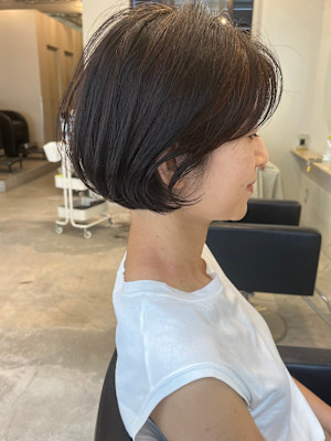 「朝のセットが楽になる。"軽やかボブで、毎日がもっと自由に」