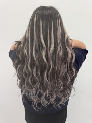 黒×シルバーのバレイヤージュstyle！