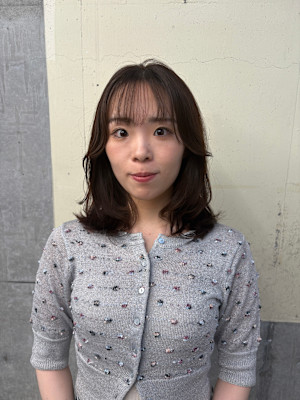 ステップボーンカットミディアムレイヤー/くびれヘア