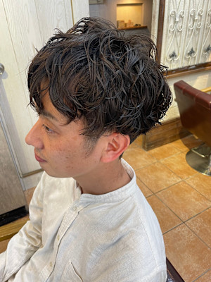 大きめカールでゆるパーマ