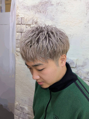 ハイトーン×スパイキーショート