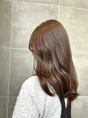 レイヤーカット×ベージュカラ