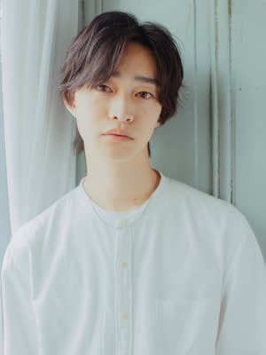 爽やかセンターパートスタイル