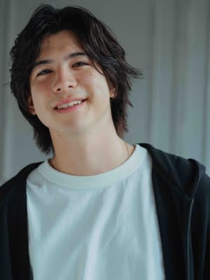 センターパートスタイル