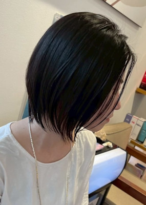 タイトシルエット × ボブ