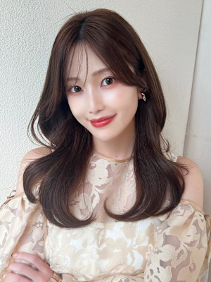 大人かわいいくびれヘアセミロング × ミルクティーベージュ