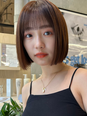 #ボブ #切りっぱなしボブ #前下りボブ #顔周りレイヤー 