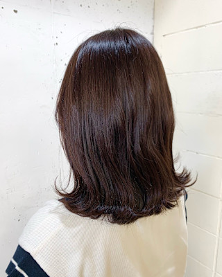 ミディアムヘア×レッドカラー