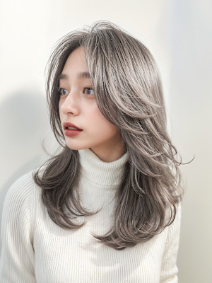 透明感ブリーチ♪アッシュベージュ×外ハネレイヤー