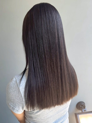 ストレートヘア グレージュカラー 暗髪 髪質改善 艶髪