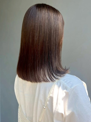 オリーブベージュ ミディアムヘア グレージュ 髪質改善