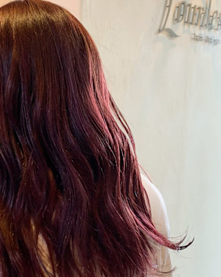 レッドカラー×ロングスタイル