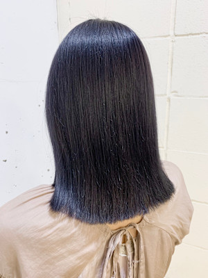 パープルカラー×ミディアムスタイル