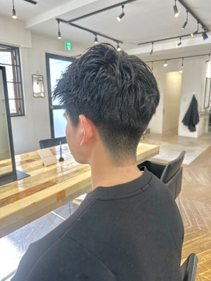ビジネスヘア就活ヘアツーブロック刈り上げフェードメンズ