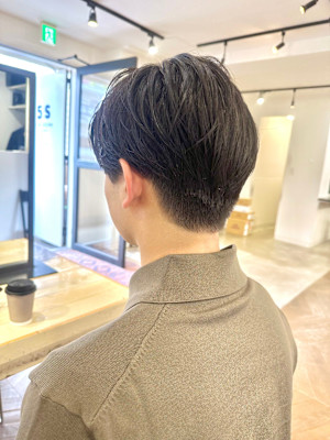 ビジネスヘア就活ヘアツーブロック刈り上げフェードメンズ