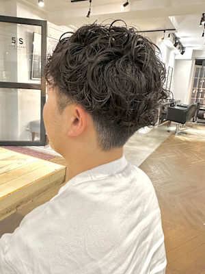ビジネスヘア就活ヘアツーブロック刈り上げフェードメンズ