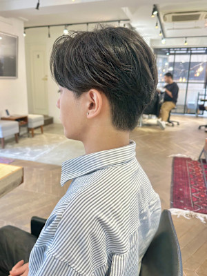 ビジネスヘア就活ヘアツーブロック刈り上げフェードメンズ