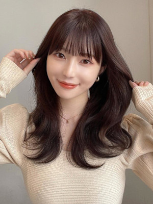 大人かわいいくびれヘアセミロング × ミルクティーベージュ