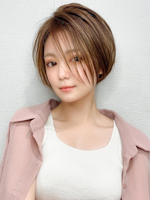 30代40代に人気の大人かわいい前髪ありのくびれショート