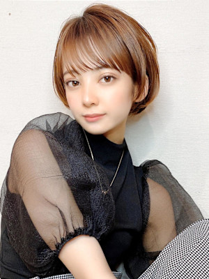 30代40代に人気の大人かわいい前髪ありのくびれショート