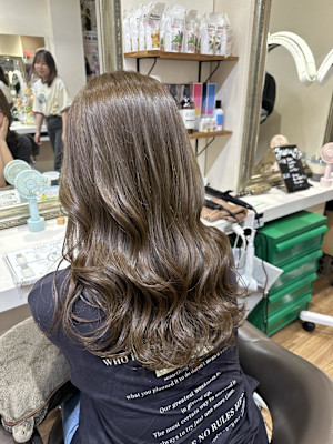 ブリーチなしWカラーで艶髪ベージュ