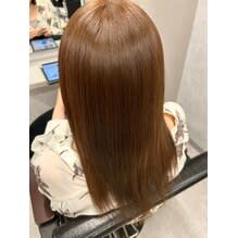 酸性ストレートでツヤサラ髪に！