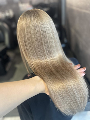 《三宅悠斗》ホワイトベージュ/ブリーチ/大宮