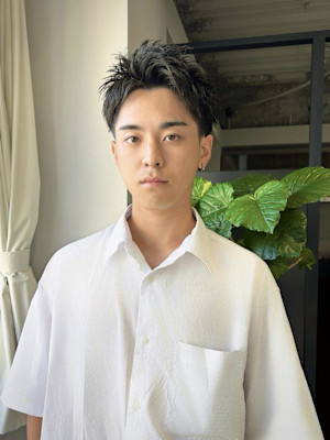 刈り上げスパイキーショート