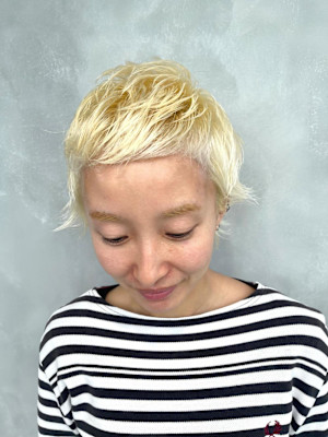 抜きっぱなしブリーチ/ショートウルフ/前髪ベイビーバング