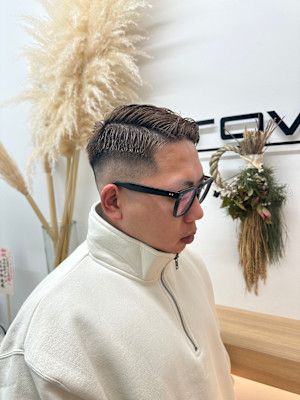 フェードカット×サイドパート