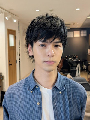 黒髪でも軽やか爽やかメンズショート