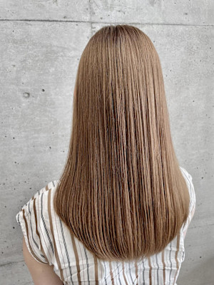 サンドベージュ