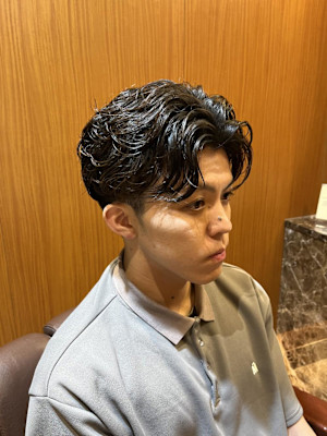 銀座　理容室　ナチュラルセンターパート