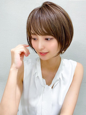 30代40代に人気の大人かわいい前髪ありのくびれショート